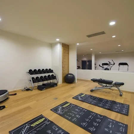 Luxurious Penthouse With - Valentine B411